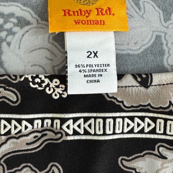 Ruby Rd Black & Cream Top 2x - Picture 4 of 4